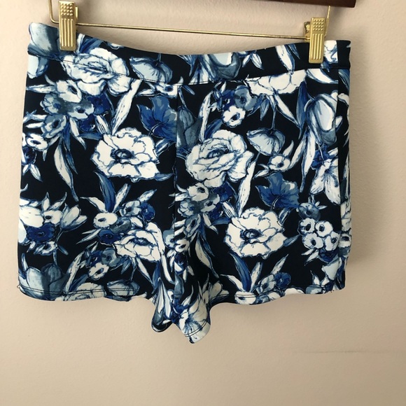 Abercrombie & Fitch | Floral Skort - Picture 2 of 2